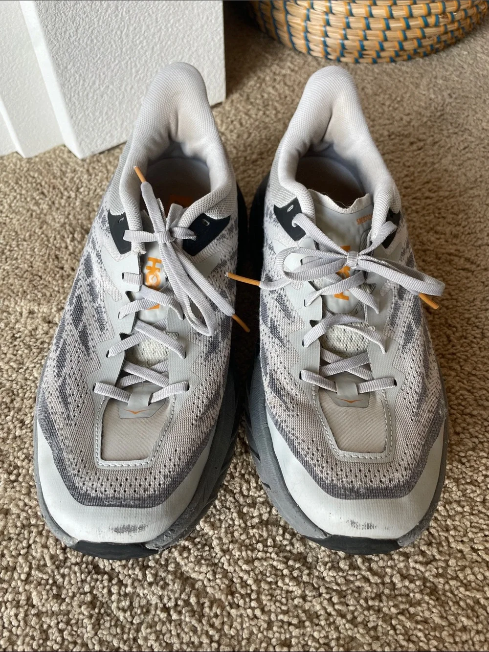 Hoka Speedgoat 5 Men’s Trail Running Sneakers 9.5 Gray Orange Logo Vibram Sole